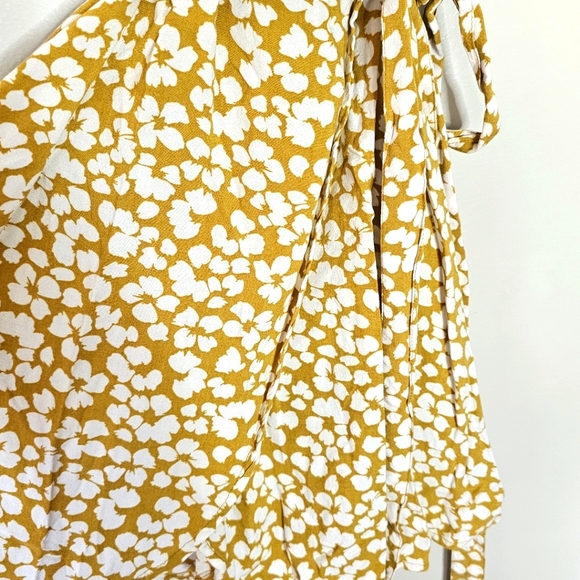 Aerie Floral Wrap Mini Dress Mustard & White Flutter Sleeve Size M cottagecore - Picture 4 of 8